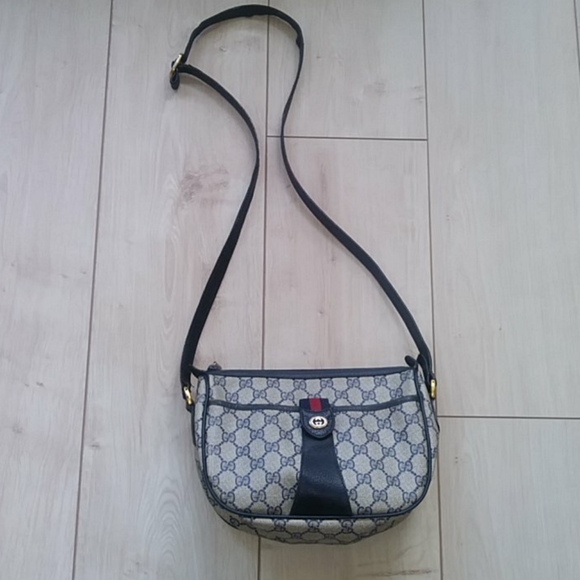 ***SOLD****GUCCI SHERRY LINE SHOULDER BAG - Picture 3 of 8